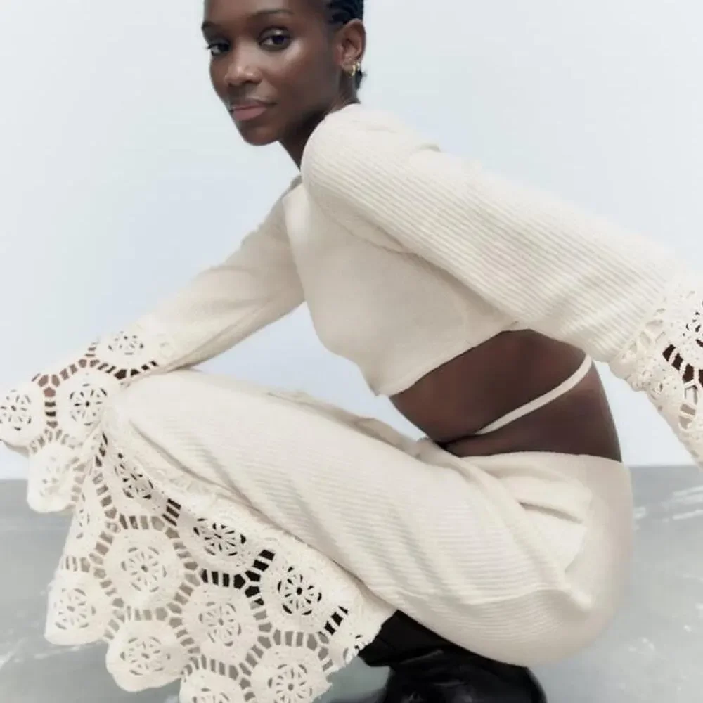 Zara Women's Cream Ecru Crochet Knit Boho Long Sleeve Cut Out Crop Top Size S